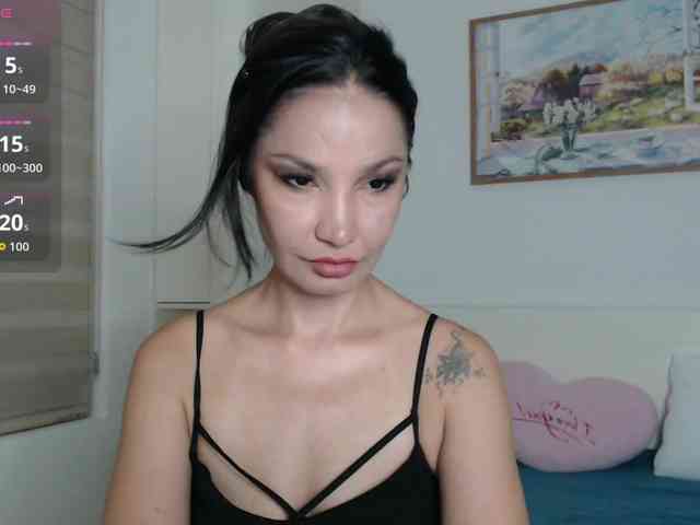Ohmy-Linda webcam