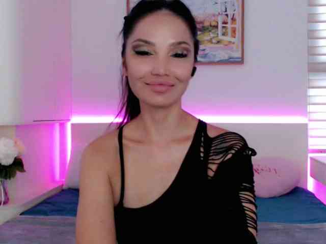 Ohmy-Linda webcam