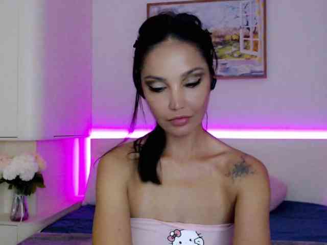 Ohmy-Linda webcam