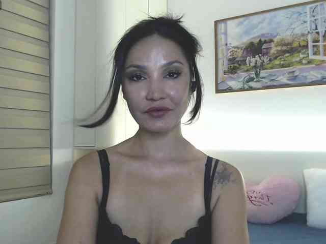 Ohmy-Linda webcam