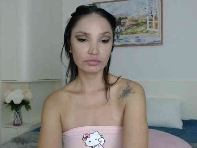 Ohmy-Linda webcam