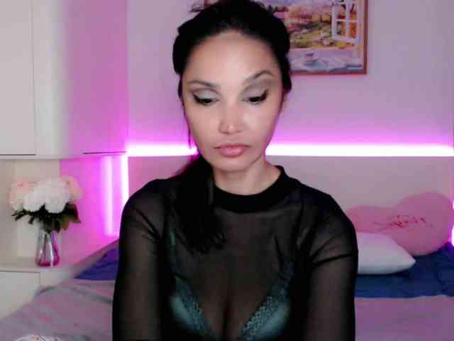 Ohmy-Linda webcam