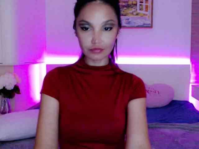 Ohmy-Linda webcam