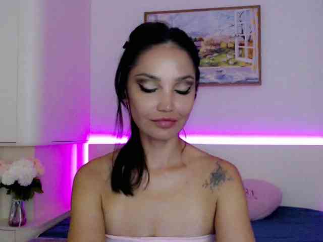 Ohmy-Linda webcam