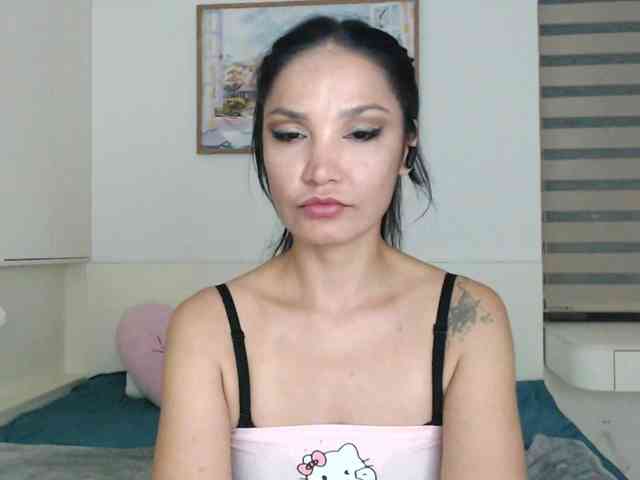 Ohmy-Linda webcam