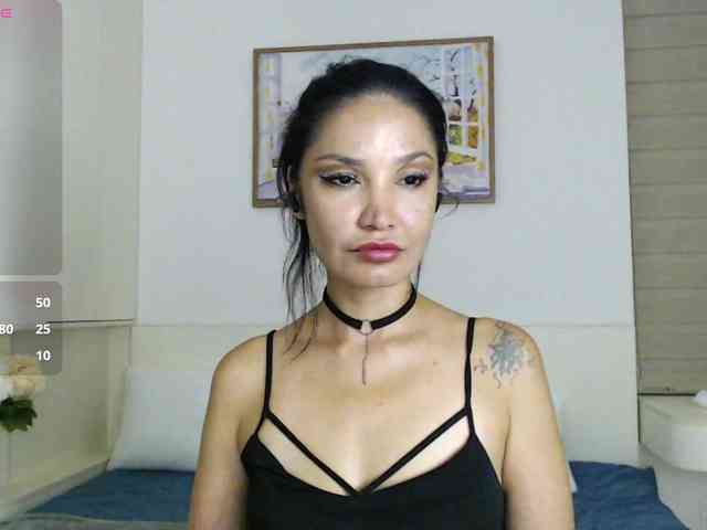 Ohmy-Linda webcam