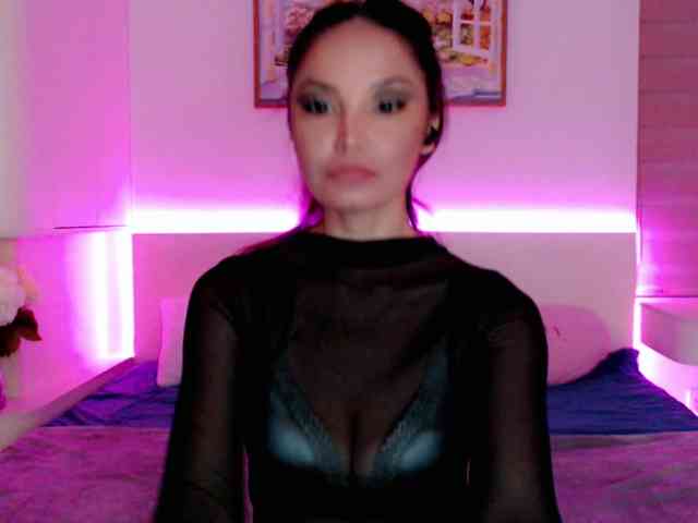 Ohmy-Linda webcam