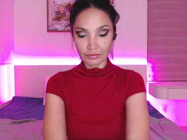 Ohmy-Linda webcam