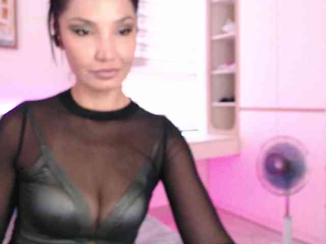 Ohmy-Linda webcam