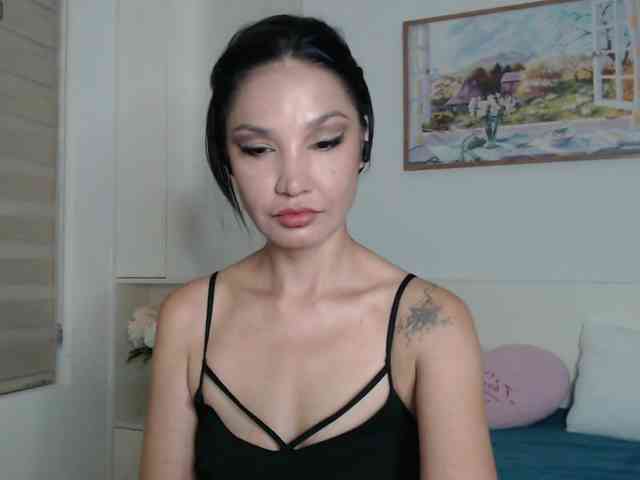 Ohmy-Linda webcam
