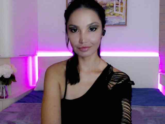 Ohmy-Linda webcam