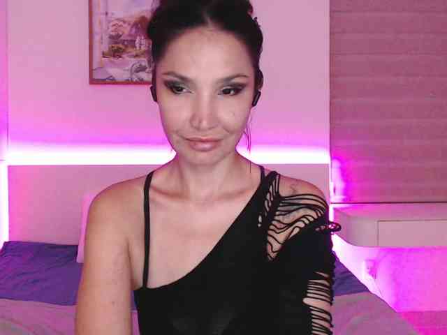 Ohmy-Linda webcam