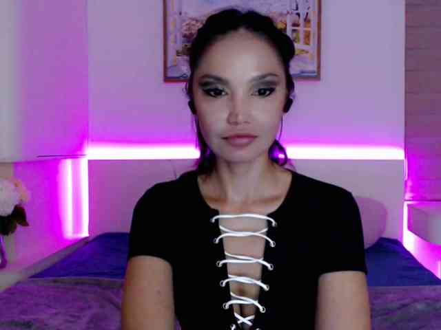 Ohmy-Linda webcam