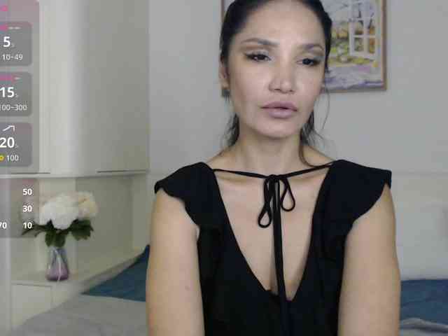 Ohmy-Linda webcam