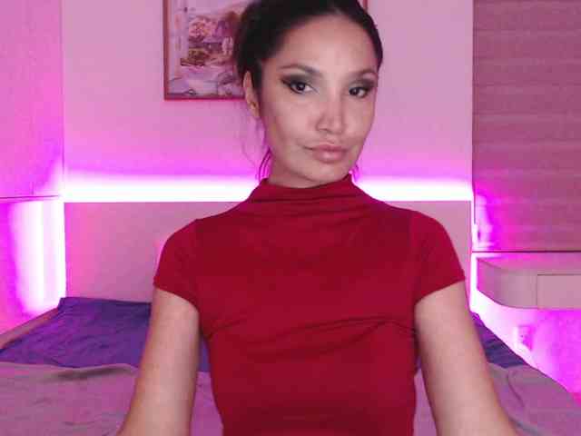 Ohmy-Linda webcam