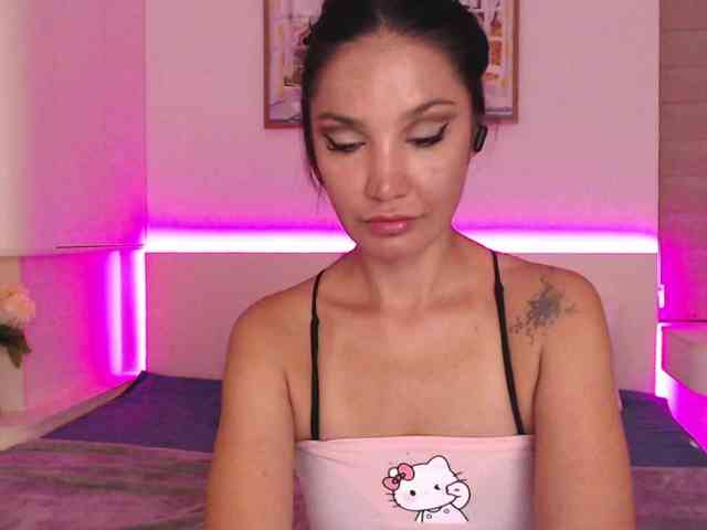 Ohmy-Linda webcam