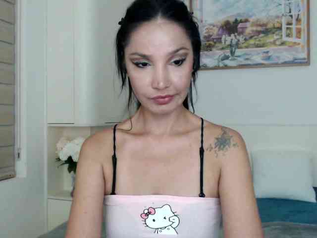 Ohmy-Linda webcam