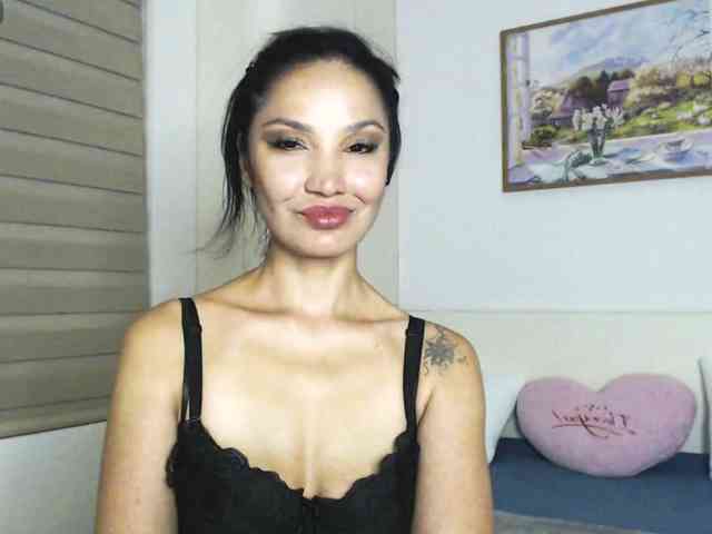 Ohmy-Linda webcam