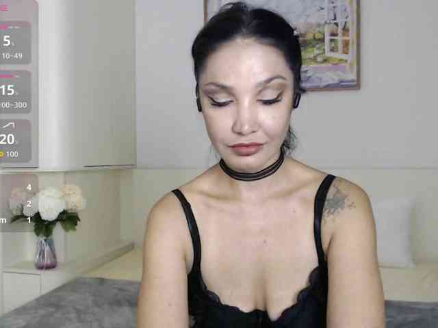 Ohmy-Linda webcam
