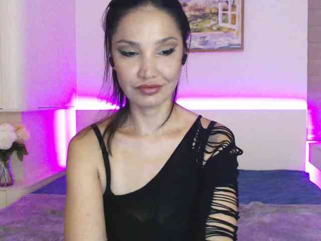 Ohmy-Linda webcam