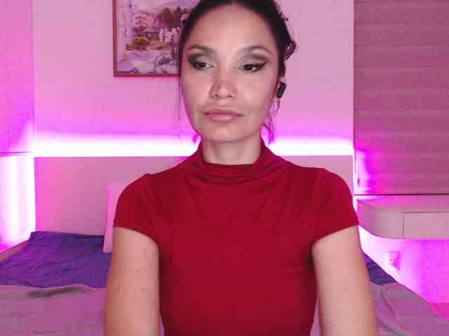 Ohmy-Linda webcam