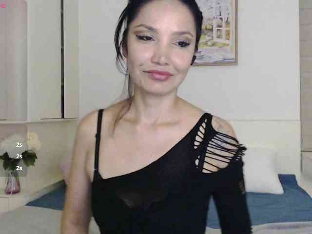 Ohmy-Linda webcam