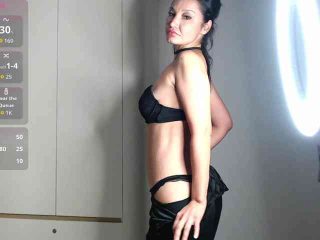 Ohmy-Linda webcam