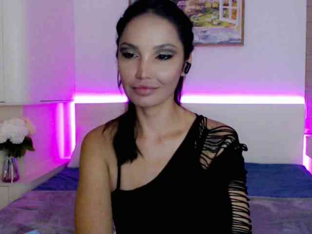 Ohmy-Linda webcam