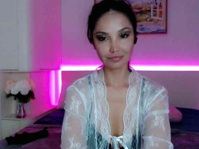 Ohmy-Linda webcam