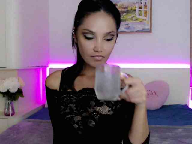 Ohmy-Linda webcam