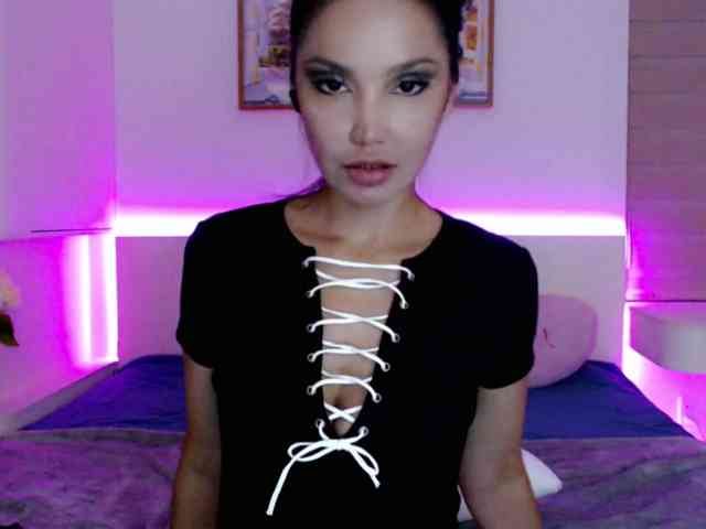 Ohmy-Linda webcam