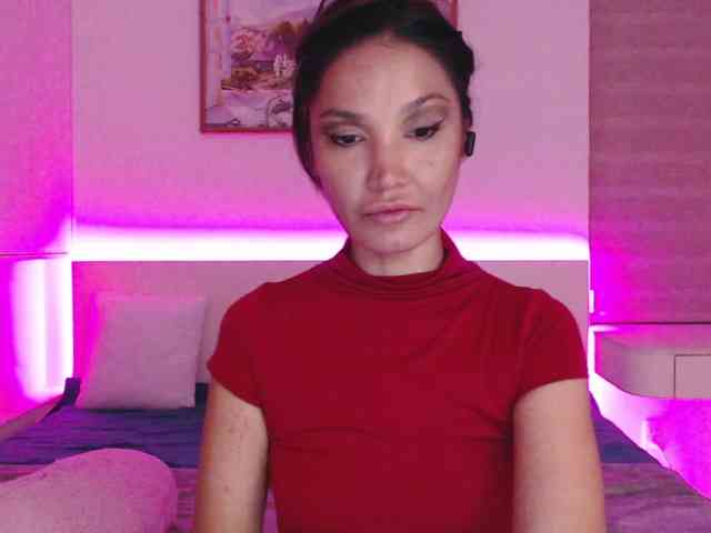 Ohmy-Linda webcam