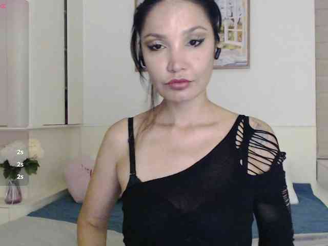 Ohmy-Linda webcam