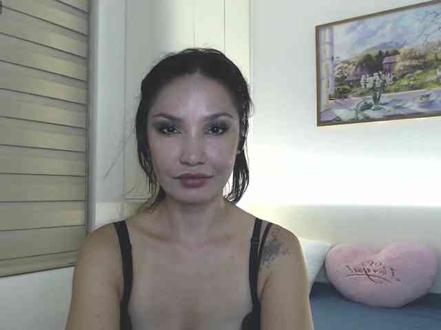 Ohmy-Linda webcam