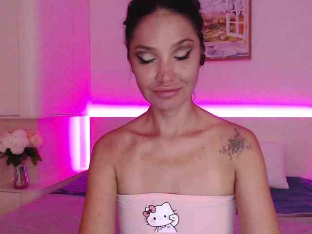 Ohmy-Linda webcam