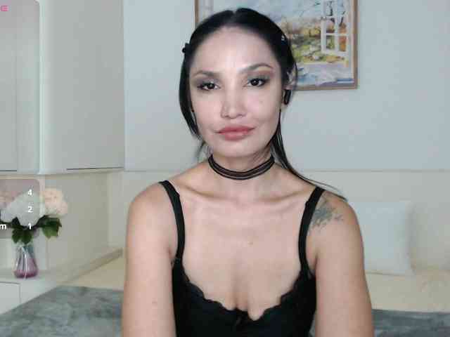 Ohmy-Linda webcam