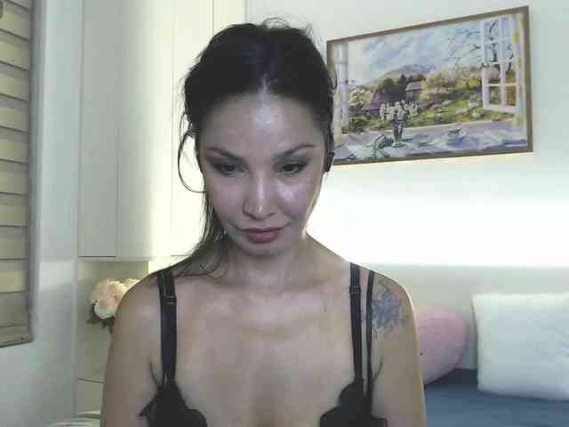 Ohmy-Linda webcam