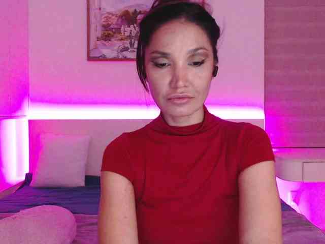 Ohmy-Linda webcam
