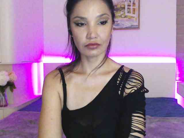 Ohmy-Linda webcam