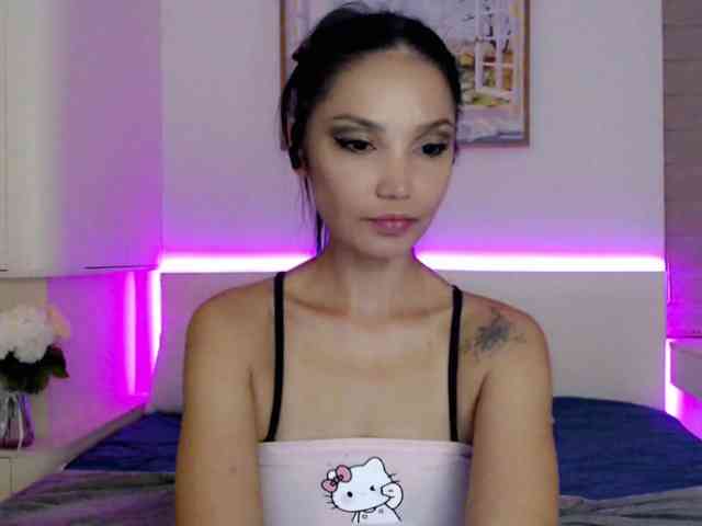 Ohmy-Linda webcam