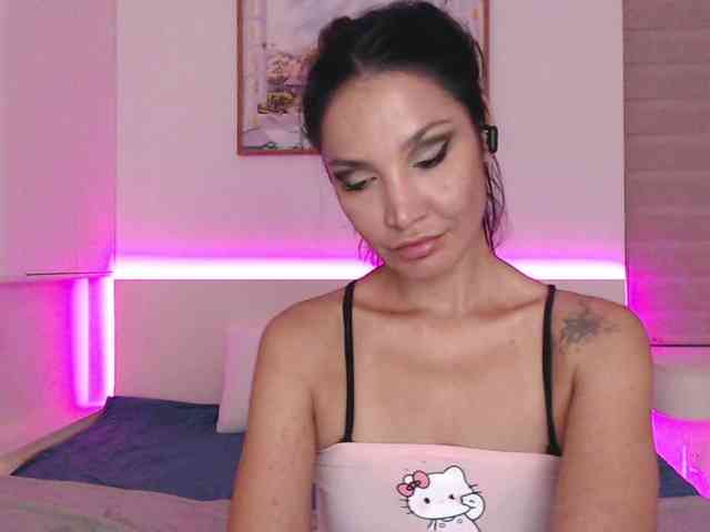 Ohmy-Linda webcam