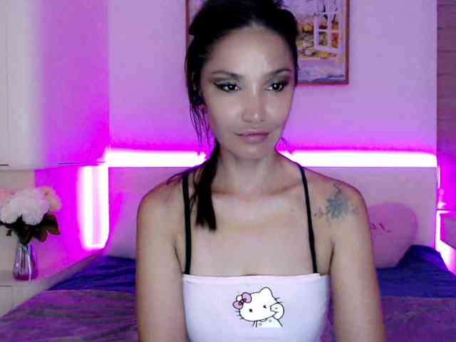 Ohmy-Linda webcam