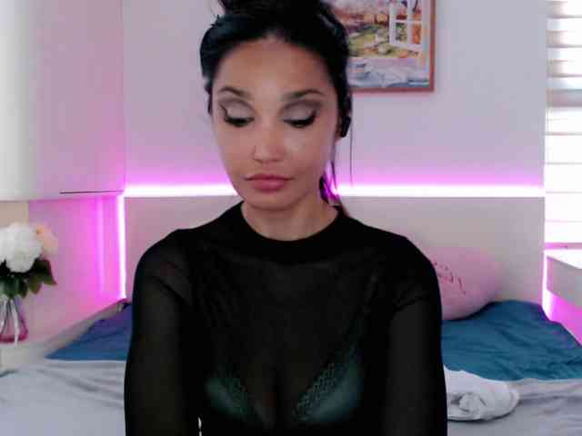 Ohmy-Linda webcam