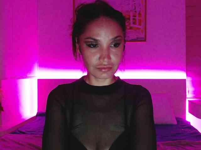 Ohmy-Linda webcam