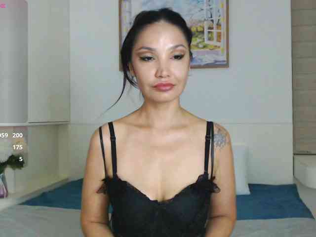 Ohmy-Linda webcam