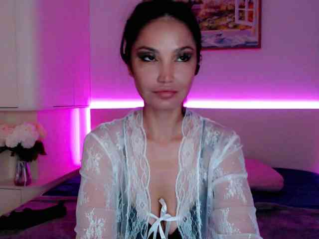 Ohmy-Linda webcam