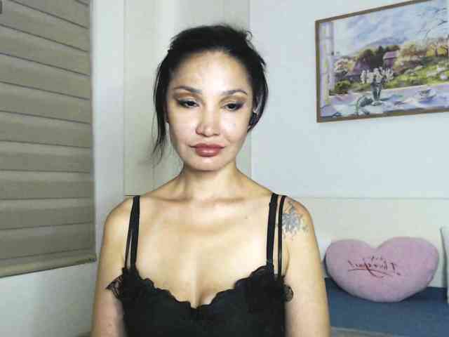 Ohmy-Linda webcam