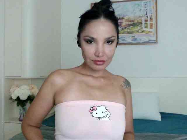 Ohmy-Linda webcam