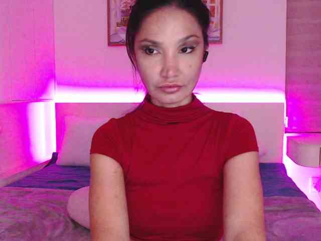 Ohmy-Linda webcam