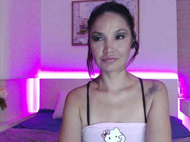 Ohmy-Linda webcam